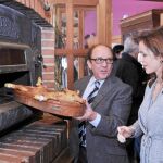 José María Ruiz, presidente de Procose, junto con la consejera de Agricultura y Ganadería, Silvia Clemente, en una edición anterior de los «5 días de El Dorado», en Segovia
