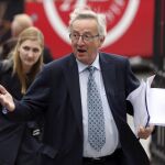 Los principales partidos de la Eurocámara encargaron ayer al candidato del PPE, Jean-Claude Juncker, iniciar la búsqueda de apoyos para presidir la Comisión Europea