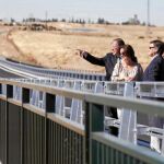 Silván y Silvia Clemente durante la inauguración del nuevo vial en Palazuelos de Eresma este año