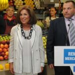 Ana Botella, durante su visita al mercado.