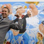 Jeff Koons presenta su nueva pintura titulada «Triple Popeye» en la Serpentine Gallery en Londres, 2009