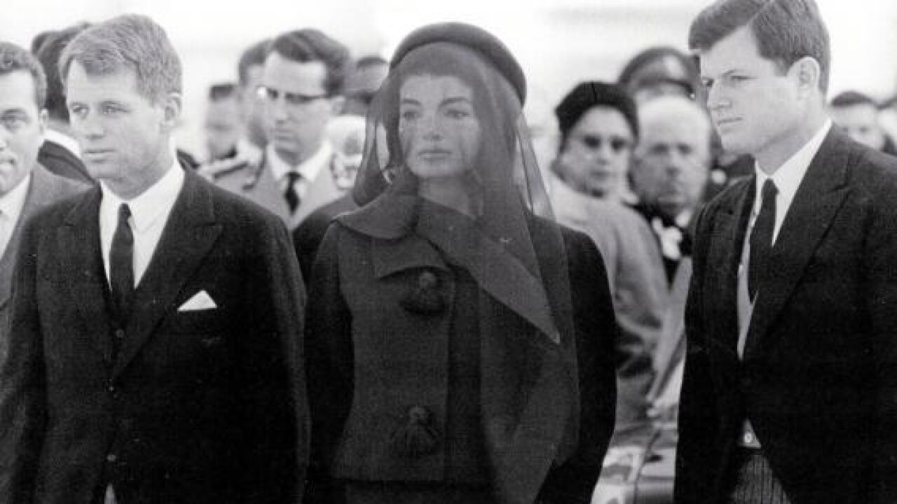 Jackie Kennedy visitó la Casa Blanca en secreto tras la muerte de su marido