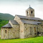 Una imagen de la iglesia de Sant Feliu de Barruera, cerrada el pasado año por los recortes presupuestarios en el Valle de Boí