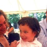 Alberto Jiménez Becerril y Ascensión García Ortiz con uno de sus hijos.