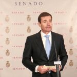 Tomás Gómez renunció a su acta como senador el 27 de noviembre en protesta por el apoyo del PSOE a uno de los magistrados del CGPJ