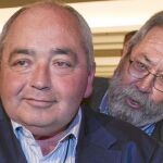Manuel Pastrana y, detrás, Cándido Méndez