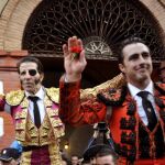 El Fandi y Juan José Padilla salen a hombros en la última de la Feria de la Magdalena