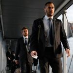 Khedira e Illara, en el aeropuerto camino de Basilea