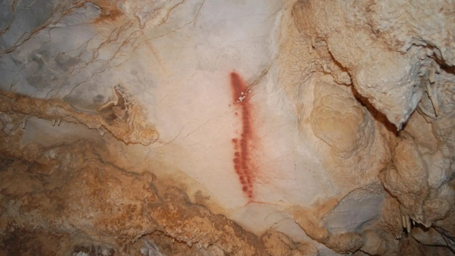 Detalle de una de las pinturas descubierta en la Cueva Aurea