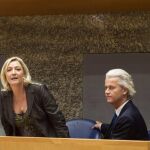 La líder del Frente Nacional, Marine Le Pen, y el xenófobo holandés Geert Wilders