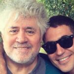 Almodóvar y Miguel Ángel Silvestre en una imagen durante una fiesta en la casa del director