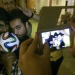 Husein Javadi, a la derecha, y Milad Hojatoleslami, en el centro, en una imagen de 2014.