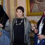 Clara Luquero con Beatriz (d) y Susana Bermejo Burgos (i)