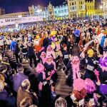 En la fotografía, una panorámica de los participantes en la Plaza del Ayuntamiento de Valencia