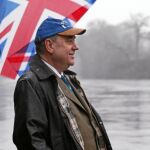 El primer ministro de Escocia, Alex Salmond, frente a una bandera de Reino Unido