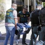 Agentes de la Guardia Civil registran el Ayuntamiento de Collado Villalba el pasado 27 de octubre