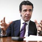Soria: «Hay voluntad de las eléctricas de retirar los recursos y de pactar»