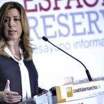 La presidenta de la Junta de Andalucía y secretaria general del PSOE andaluz, Susana Díaz, durante la conferencia que ha pronunciado hoy, en Toledo, en el desayuno informativo "Espacio Reservado"que organiza el periódico digital www.encastillalamancha.es.