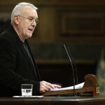 Cayo Lara acusa a Rajoy de no responder a sus preguntas