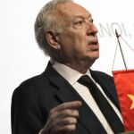 José Manuel García-Margallo, durante su intervención hoy en un desayuno sobre la Marca España organizado en Hanoi.