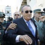 Carlos Fabra a su salida de la Audiencia Provincial de Castellón