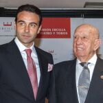 Enrique Ponce y Victorino Martín, dos de los premiados por el Hotel Arcilla