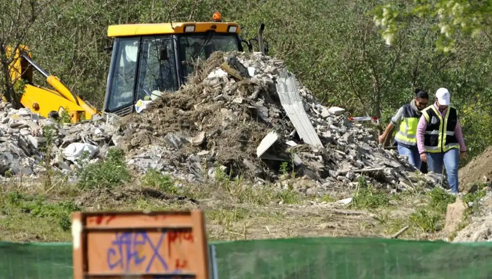 La Policía continúa la búsqueda de los restos de Marta del Castillo en la escombrera de Camas