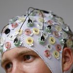 La reacción del cerebro al ver una fotografía desagradable revela la ideología política