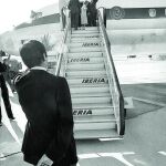 Adolfo Suárez despide a los Reyes en un viaje oficial