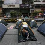 Los manifestantes siguen ocupando las calles en el distrito de Mong Kok