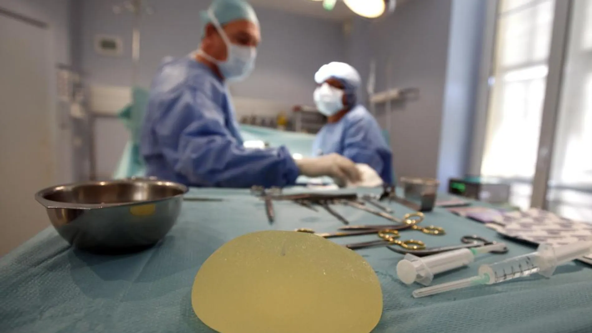 Límite: cinco operaciones de estética