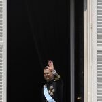 Los Reyes abandonan el Palacio Real