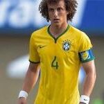 David Luiz en un partido de la selección brasileña