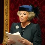 Imagen de Beatriz de Holanda ofreciendo un discurso