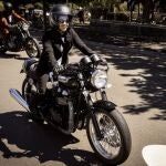 Motos, pajaritas y mostachos inundan Madrid por una causa solidaria