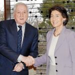 Antonio Miguel Méndez Pozo y Paloma O'Shea firman el acuerdo, ayer en Madrid