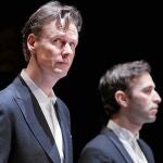 El aclamado tenor británico Ian Bostridge (izda.)