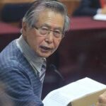 El expresidente de Perú Alberto Fujimori habla durante su alegato final de defensa