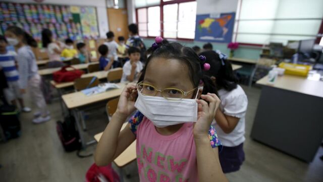 Medidas de protección contra el MERS en una escuela de Seúl