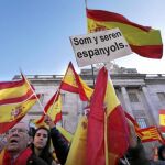 Centenares de ciudadanos instan a unir esfuerzos para defender la Constitución