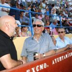 Vargas Llosa, en la plaza de toros de Marbella