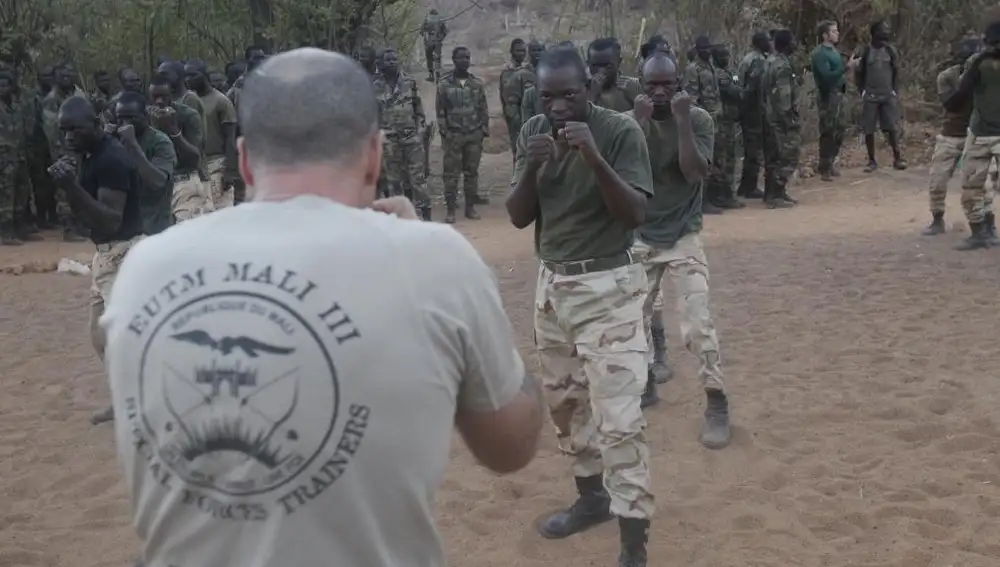 Militares españoles entrenan a los soldados malienses
