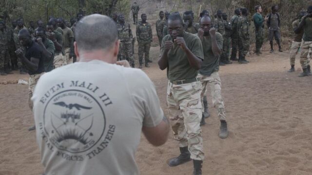 Militares españoles entrenan a los soldados malienses