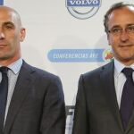 Luis Rubiales, presidente de AFE, y Alfonso Alonso, ministro de Sanidad