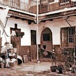 El patio original en el que se basó la portada del disco