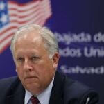 EEUU envía a un alto consejero a Caracas para reunirse con Maduro y abrir el diálogo
