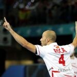 El extremo de la selección española Albert Rocas celebra un gol ante Hungría durante el partido