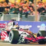 Fernando Alonso recorre el Circuito Urbano en el entorno de la Ciudad de Les Arts