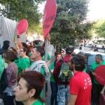 Escrache silencioso de la PAH a Rajoy en una escuela en Barcelona