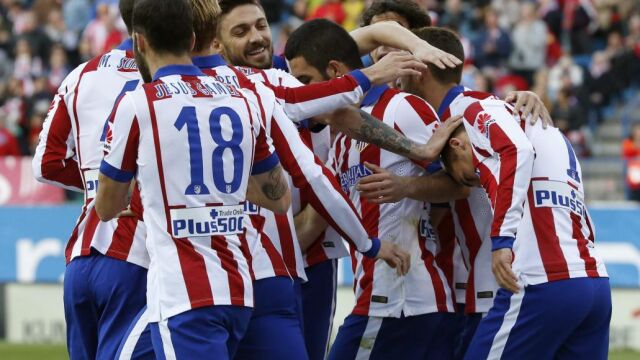 Los jugadores del Atlético de Madrid celebran el gol marcado por el delantero francés Antoine Griezmann.
